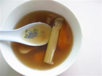 清热祛湿养颜茅根竹蔗水的做法步骤3