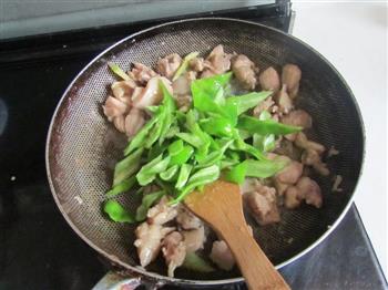 用韩式泡菜作调料做出的美味泡菜鸡的做法图解5
