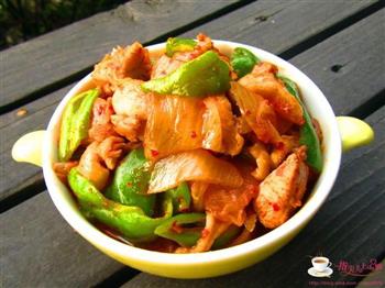 用韩式泡菜作调料做出的美味泡菜鸡的做法步骤8