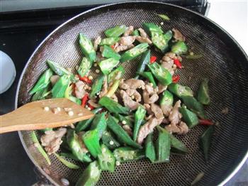 “植物伟哥”的营养保健菜-肉丝炒黄秋葵的做法步骤7