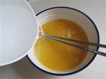 健康烹饪“蒸”第一-龙俐鱼柳蒸蛋的做法图解3