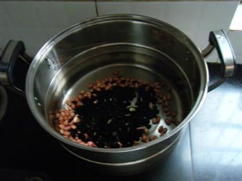 补肾乌发—黑豆薏米百合汤的做法图解8