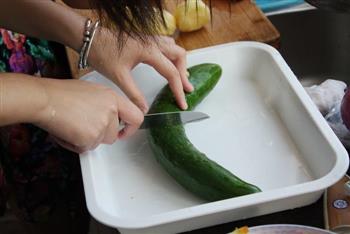 黄瓜炒火腿的做法步骤1