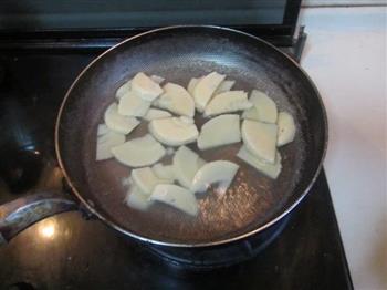 湘味腊肉荷兰豆的做法步骤2