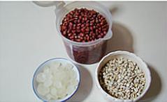 冰糖红豆薏米粥的做法步骤1