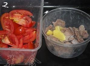 番茄牛肉粉丝汤的做法步骤2