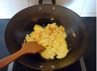 蒜薹炒鸡蛋的做法步骤3