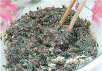 牛肉韭菜饺子的做法步骤2