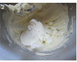 酸奶油磅蛋糕的做法步骤3