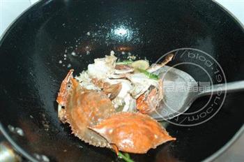 梭子蟹番茄豆腐煲的做法步骤2