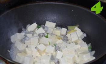 牡蛎豆腐汤的做法步骤3