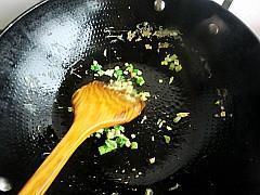 韭黄炒鸡蛋的做法步骤3