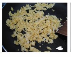 韭菜鸡蛋馅饼的做法步骤4