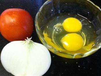 洋葱版-西红柿炒鸡蛋的做法步骤1