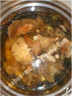 黄芪天麻干蘑鸡架汤的做法图解7