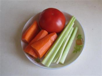 菜香玉米排骨汤的做法图解3
