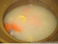 玉米胡萝鲫鱼汤的做法步骤4