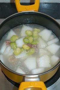 火腿蚕豆冬瓜汤的做法图解1
