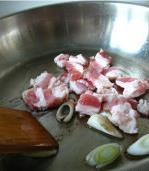 辣白菜平菇烧豆腐的做法步骤3
