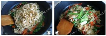 双椒烩炒豆油皮的做法步骤3