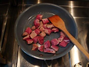 土豆烧牛肉的做法步骤4