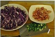 紫包菜腊肠炒饭的做法图解1