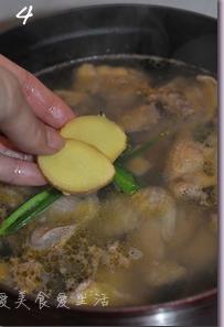 花菇炖鸡汤的做法步骤4
