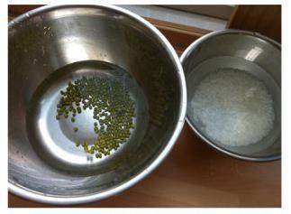 排骨绿豆青菜粥的做法步骤2