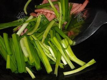 韭菜炒午餐肉的做法步骤3