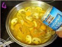 泰式海鲜酸辣汤的做法步骤4