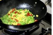 碗豆米炒鸡蛋的做法图解5