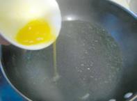 金钩紫菜蛋花汤的做法步骤2