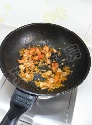 鲜虾鸡蛋炒饭的做法步骤9
