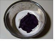 紫薯豆沙饼的做法步骤1