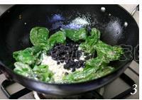 干豆豉煎虎皮青椒的做法步骤3