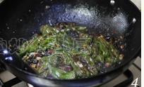 干豆豉煎虎皮青椒的做法步骤4