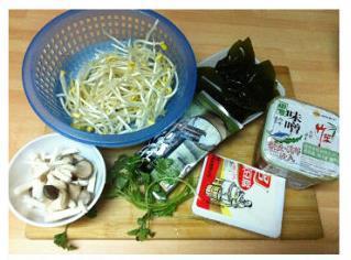 海带豆腐味噌汤的做法步骤1
