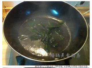 海带豆腐味噌汤的做法步骤2
