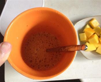 焦糖芒果冰咖啡的做法步骤1