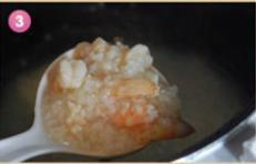 毛豆蛋饼鲜虾粥的做法步骤3