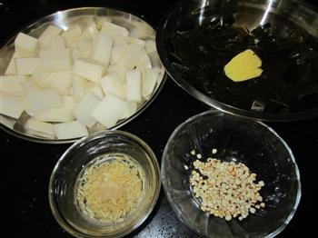 薏米萝卜海带汤的做法步骤1