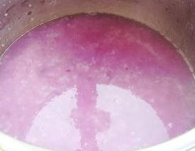 桂花紫薯粥的做法步骤2
