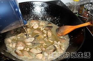 绿咖喱蘑菇鸡的做法图解7