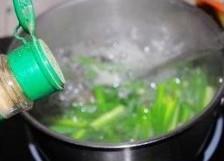 韭菜猪红汤的做法步骤14