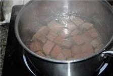 韭菜猪红汤的做法步骤6
