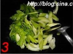 芹菜炒腐竹的做法步骤3