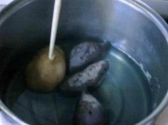 紫土豆的做法步骤3