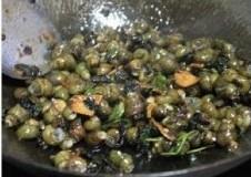 紫苏豉酱炒石螺的做法步骤8