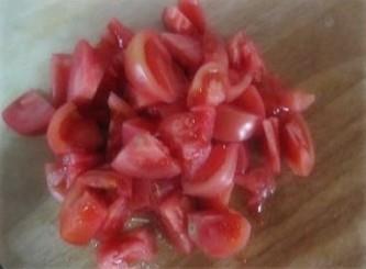 番茄枸杞藤汤的做法图解1