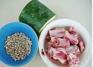 冬瓜薏米排骨汤的做法步骤1